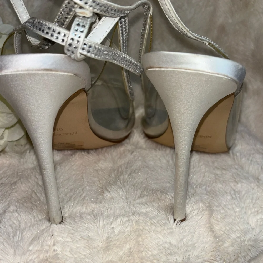 Nine West Silver Strappy Heels size 9 white color